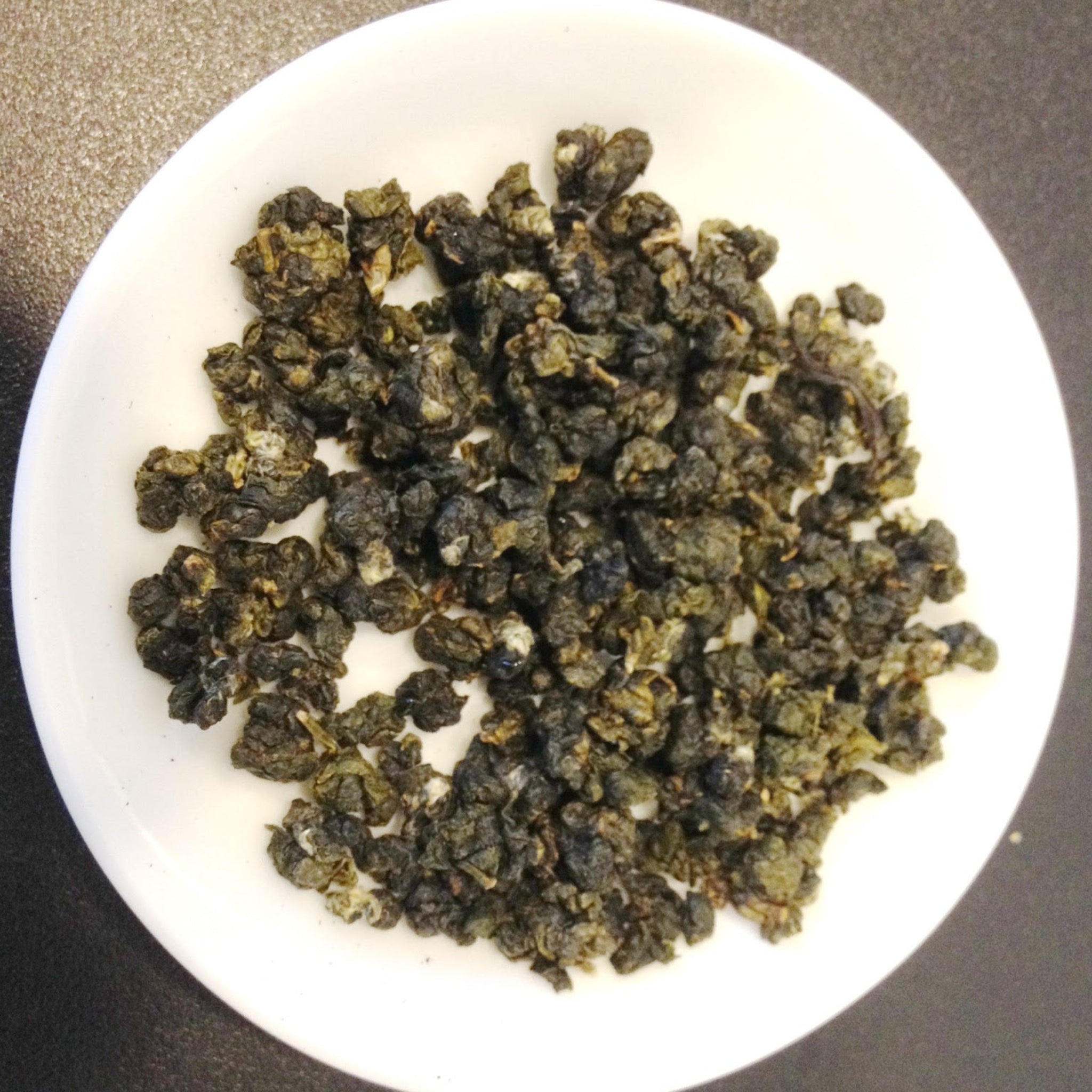 Jade oolong lightly oxidized Taiwanese loose leaf tea